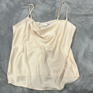 So silk scoop neck tank